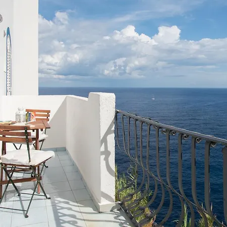 Punta Scario 3* Malfa (Salina)